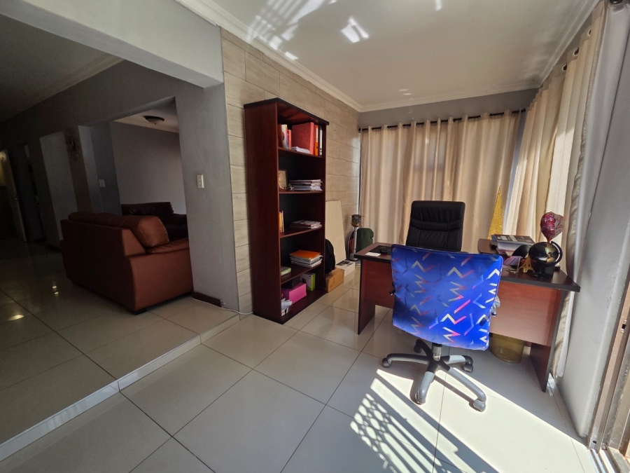 4 Bedroom Property for Sale in Langenhovenpark Free State